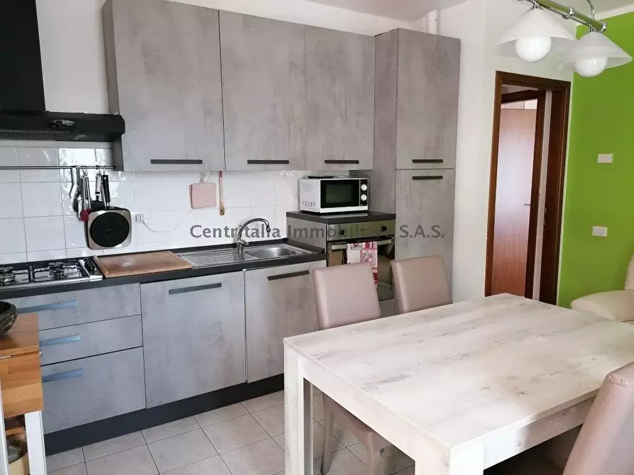 Immagine 4 di Appartamento in vendita  in GADANA a Urbino