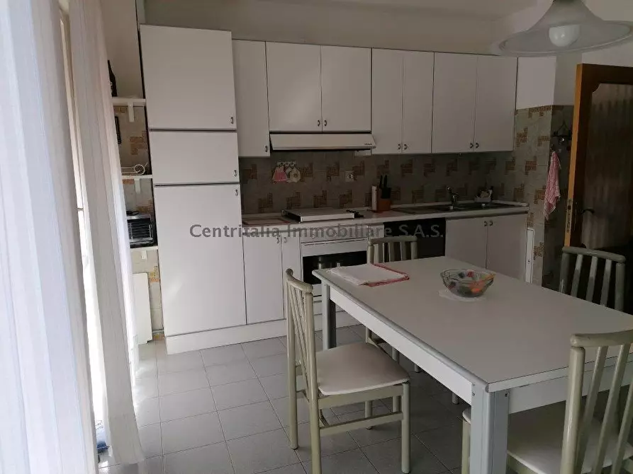 Immagine 4 di Appartamento in vendita  in VIA LIZZADRI 3 a Urbino