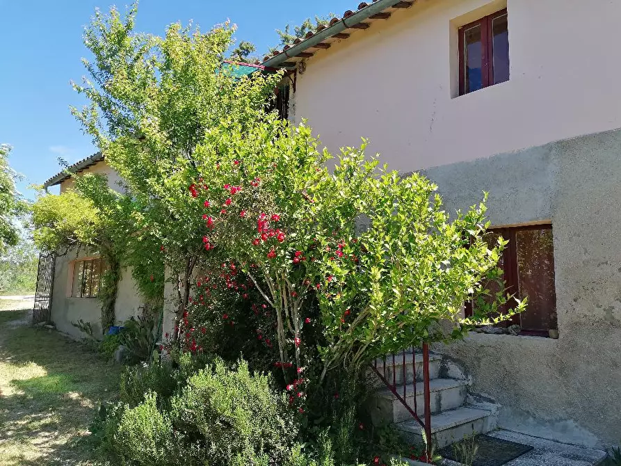 Immagine 7 di Casa indipendente in vendita  in LOGGE a Urbino