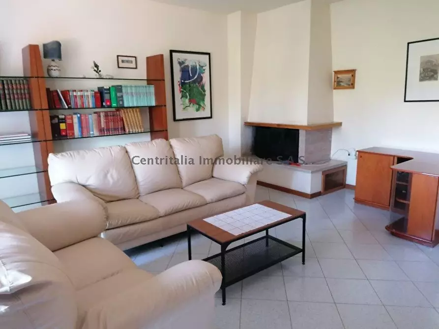 Immagine 1 di Casa indipendente in vendita  in VIA DELLA LINEA 17 a Urbino