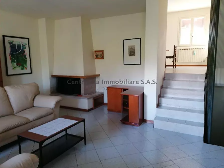 Immagine 2 di Casa indipendente in vendita  in VIA DELLA LINEA 17 a Urbino