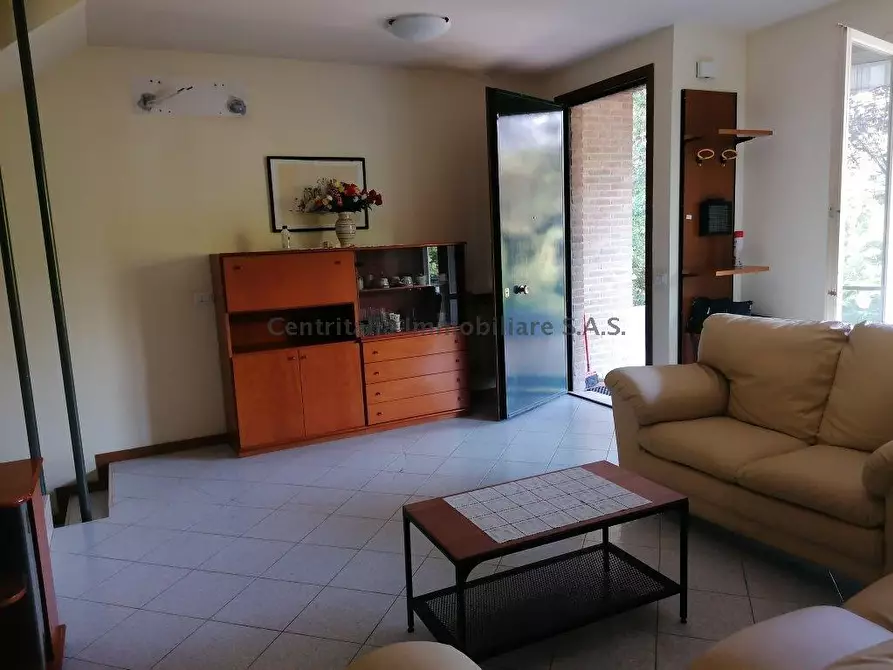 Immagine 3 di Casa indipendente in vendita  in VIA DELLA LINEA 17 a Urbino