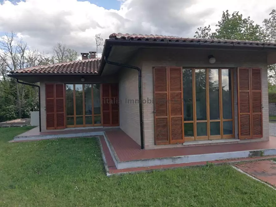 Immagine 3 di Casa indipendente in vendita  in CAVALLINO a Urbino