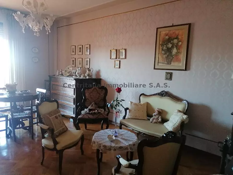 Immagine 1 di Appartamento in vendita  in VIA BONCONTE DA MONTEFELTRO 1 a Urbino