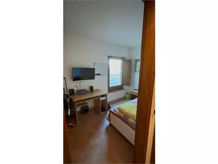 Immagine 4 di Appartamento in vendita  in VIA DELLE STALLACCE a Urbino