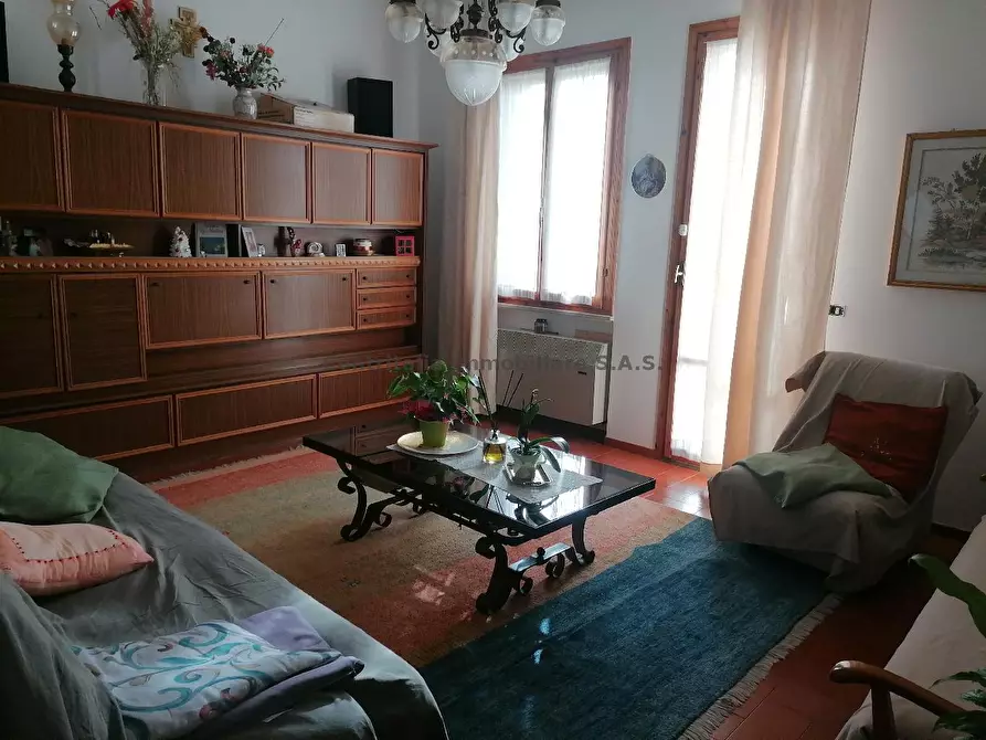 Immagine 2 di Casa indipendente in vendita  in COLBORDOLO a Vallefoglia