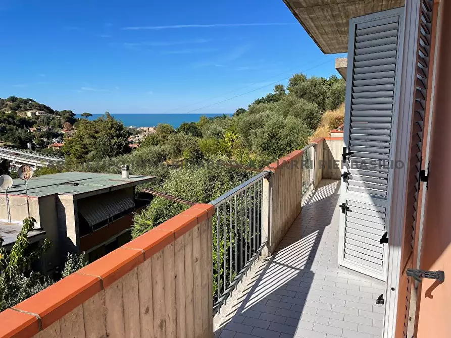 Immagine 2 di Casa indipendente in vendita  in VIA BOCCONI 7 a Cupra Marittima