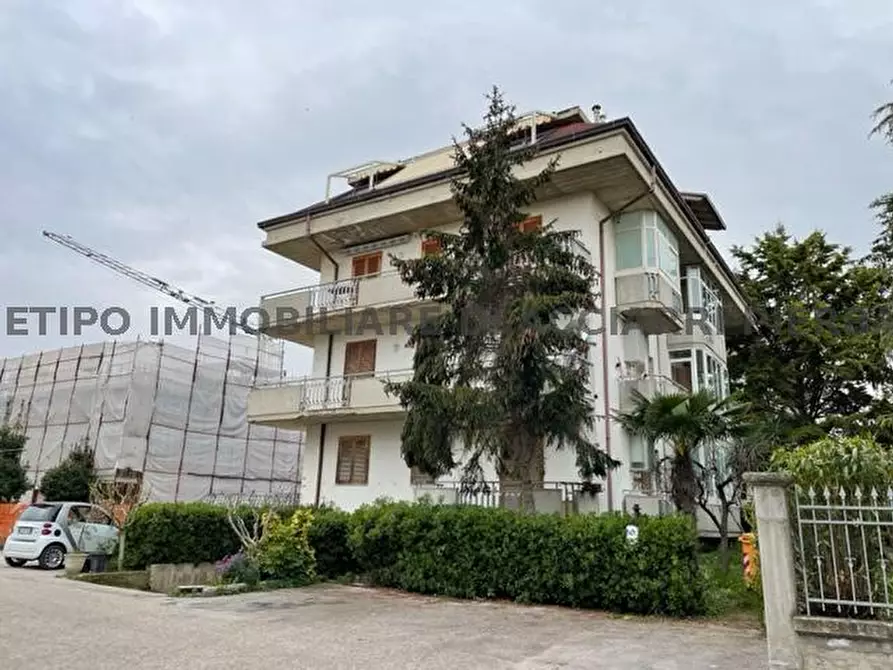 Immagine 2 di Appartamento in vendita  in VIA KENNEDY a Cupra Marittima