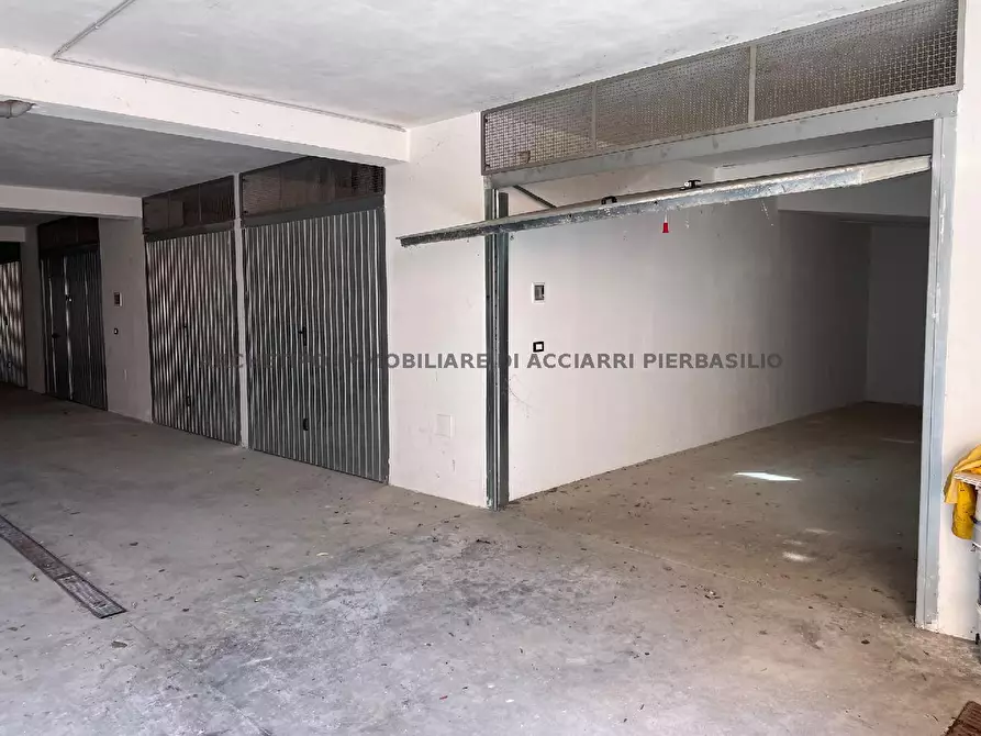 Immagine 2 di Garage in vendita  in CONTRADA MAREZI a Massignano