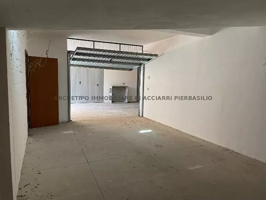 Immagine 1 di Garage in vendita  in CONTRADA MAREZI a Massignano