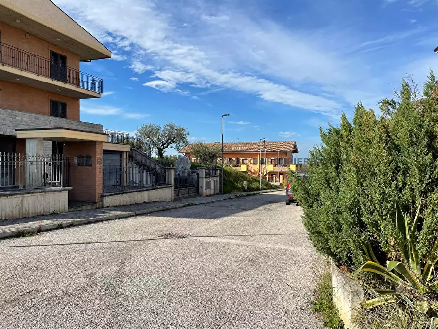 Immagine 3 di Garage in vendita  in CONTRADA MAREZI a Massignano