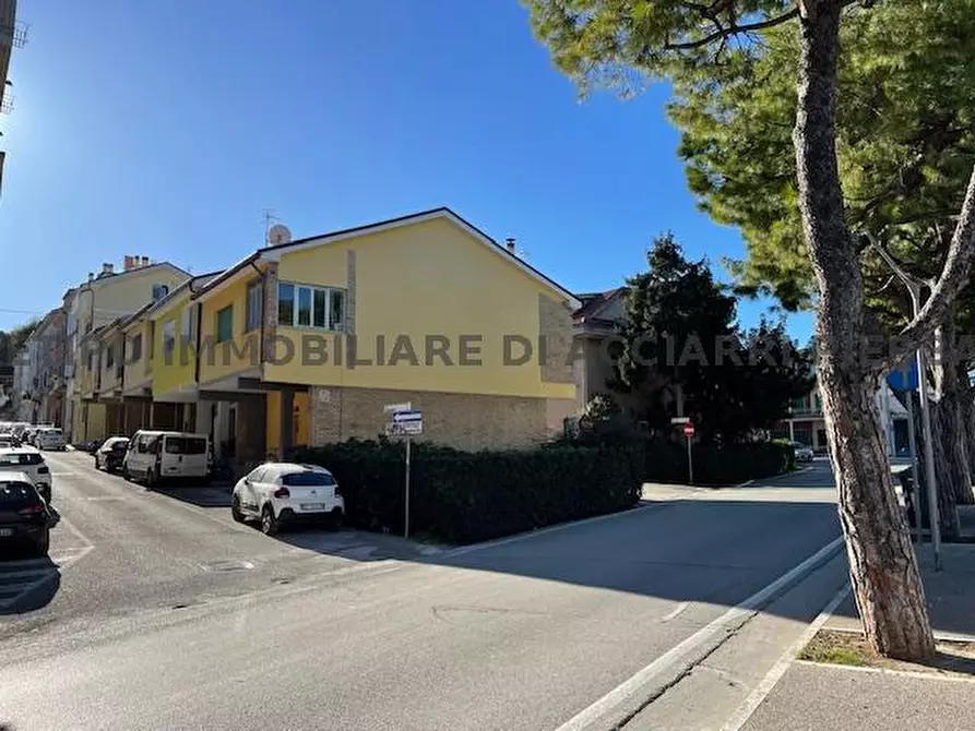 Immagine 1 di Casa indipendente in vendita  in VIA CAVOUR a Cupra Marittima