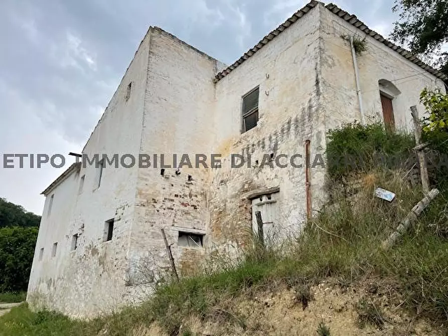 Immagine 2 di Rustico / casale in vendita  in VIA SAN MICHELE a Cupra Marittima