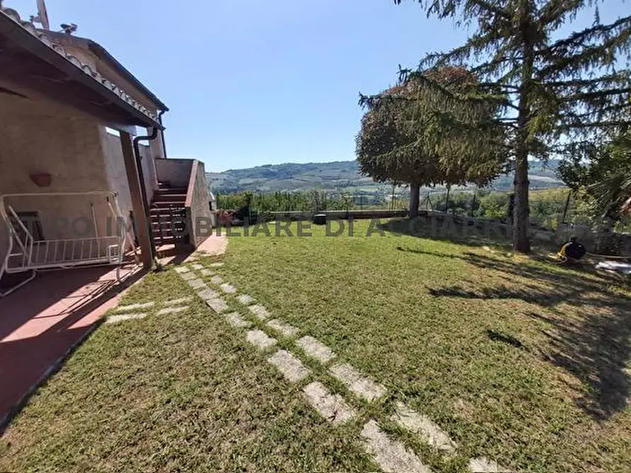 Immagine 12 di Rustico / casale in vendita  in CONTRADA  ASO 51 a Monte Rinaldo