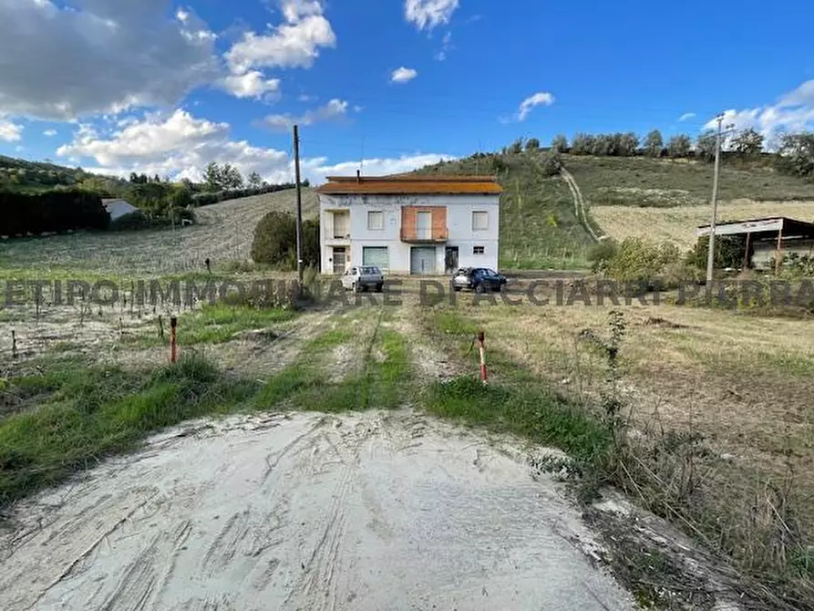 Immagine 10 di Rustico / casale in vendita  in CONTRADA MENOCCHIA 202 a Montefiore Dell'aso