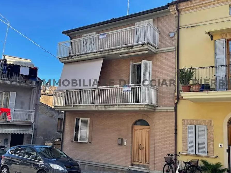 Immagine 1 di Casa indipendente in vendita  in VIA ROMA a Cupra Marittima