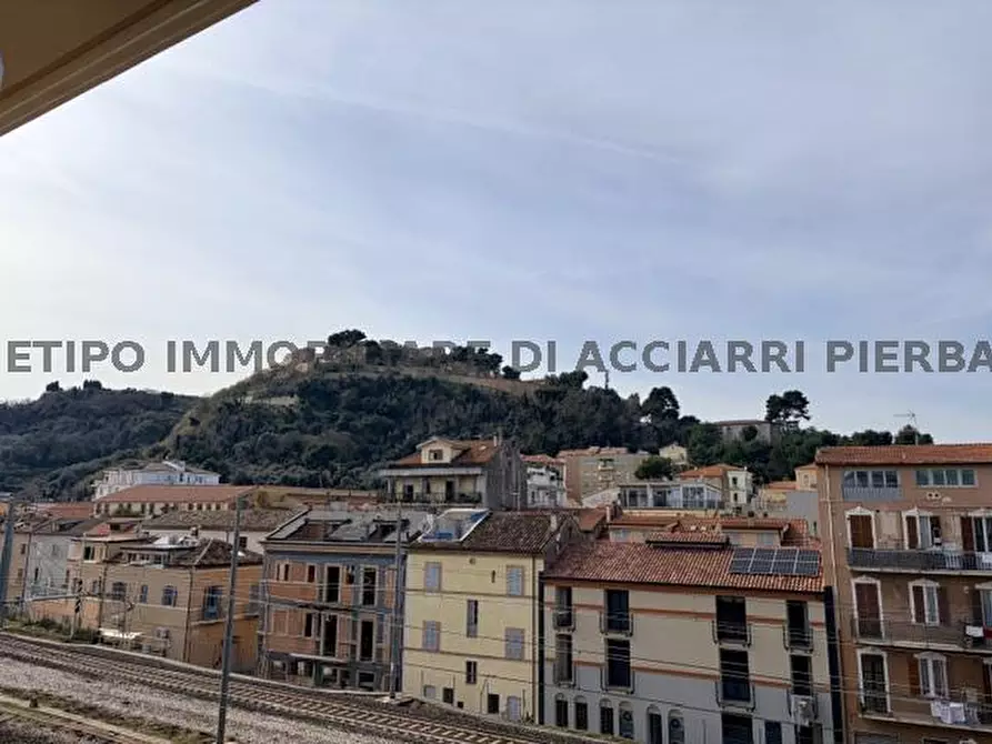 Immagine 3 di Appartamento in vendita  in LUNGOMARE VIALE NAZARIO SAURO a Cupra Marittima