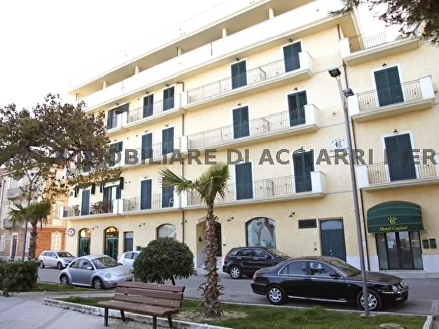 Immagine 9 di Appartamento in vendita  in LUNGOMARE VIALE NAZARIO SAURO a Cupra Marittima