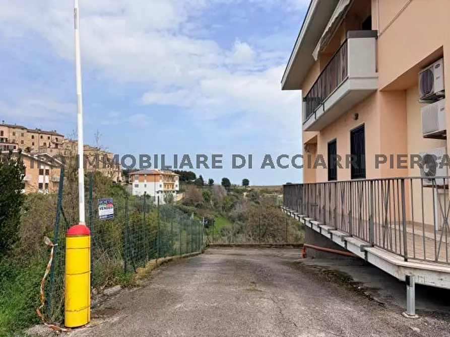 Immagine 1 di Garage in vendita  in STRADA PROVINCIALE 58 a Massignano