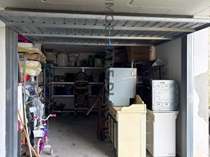 Immagine 4 di Garage in vendita  in STRADA PROVINCIALE 58 a Massignano