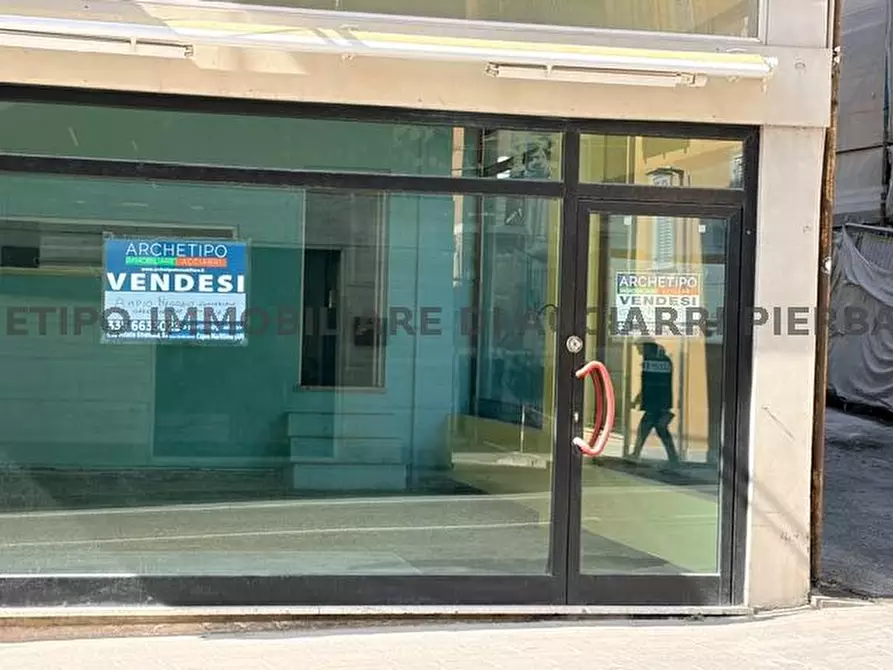 Immagine 4 di Locale commerciale in vendita  in CORSO VITTORIO EMANUELE a Cupra Marittima