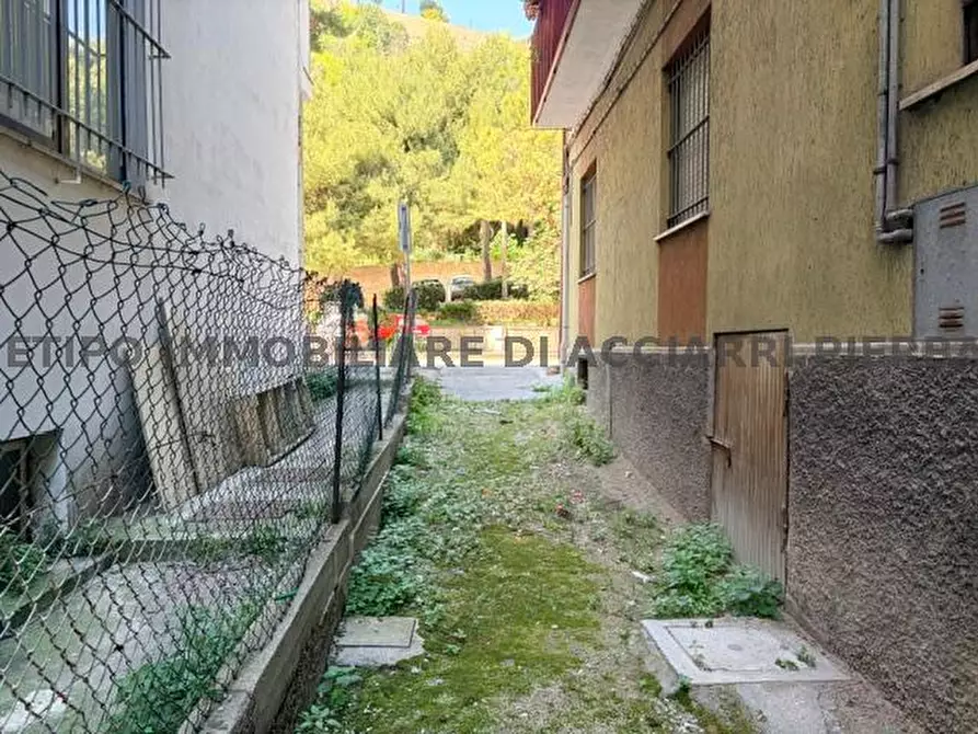 Immagine 3 di Magazzino in vendita  in CORSO VITTORIO EMANUELE 57 a Cupra Marittima