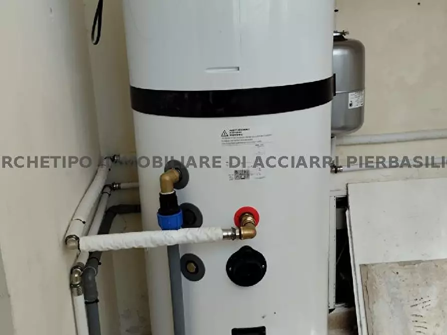 Immagine 7 di Rustico / casale in vendita  in CONTRADA  MONTECAMAURO a Campofilone
