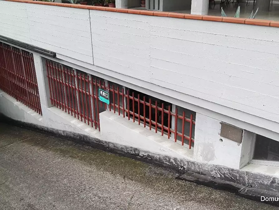 Immagine 2 di Garage in vendita  in VIA URBISAGLIA a Ascoli Piceno