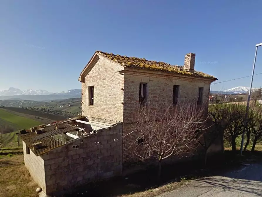 Immagine 1 di Rustico / casale in vendita  in CONTRADA COMMENDA a Ancarano