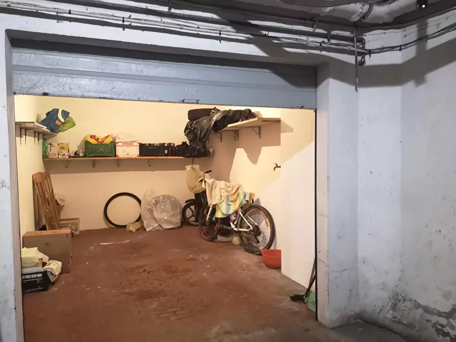 Immagine 1 di Garage in vendita  in VIA VERDI a Ascoli Piceno