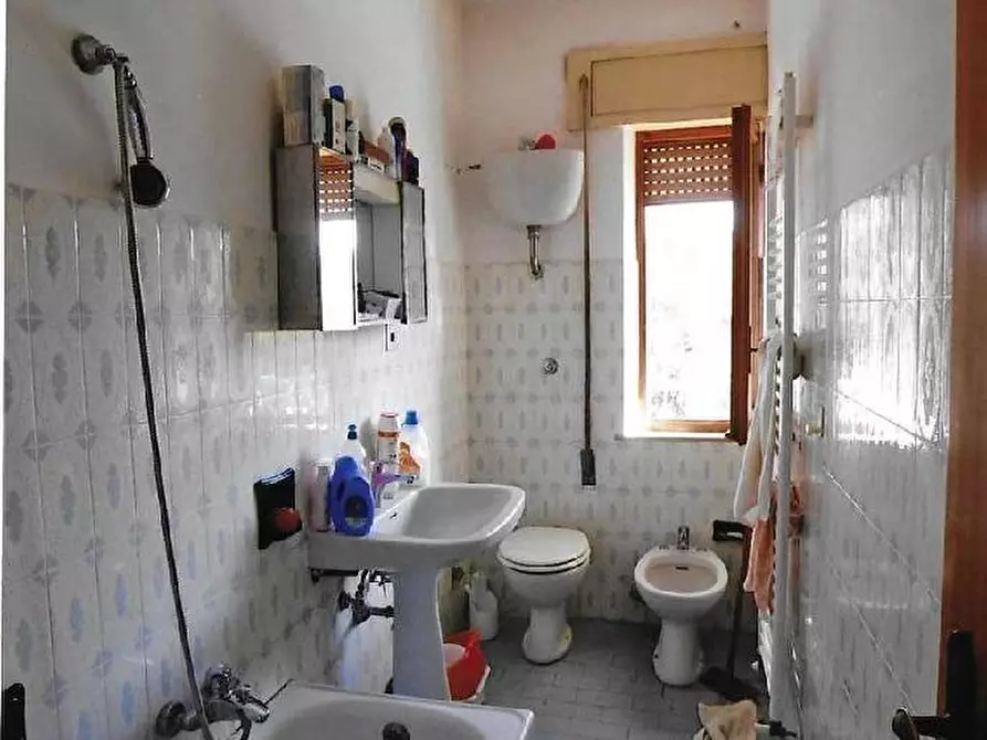 Immagine 4 di Appartamento in vendita  in VIA LEOPARDI a Roccafluvione