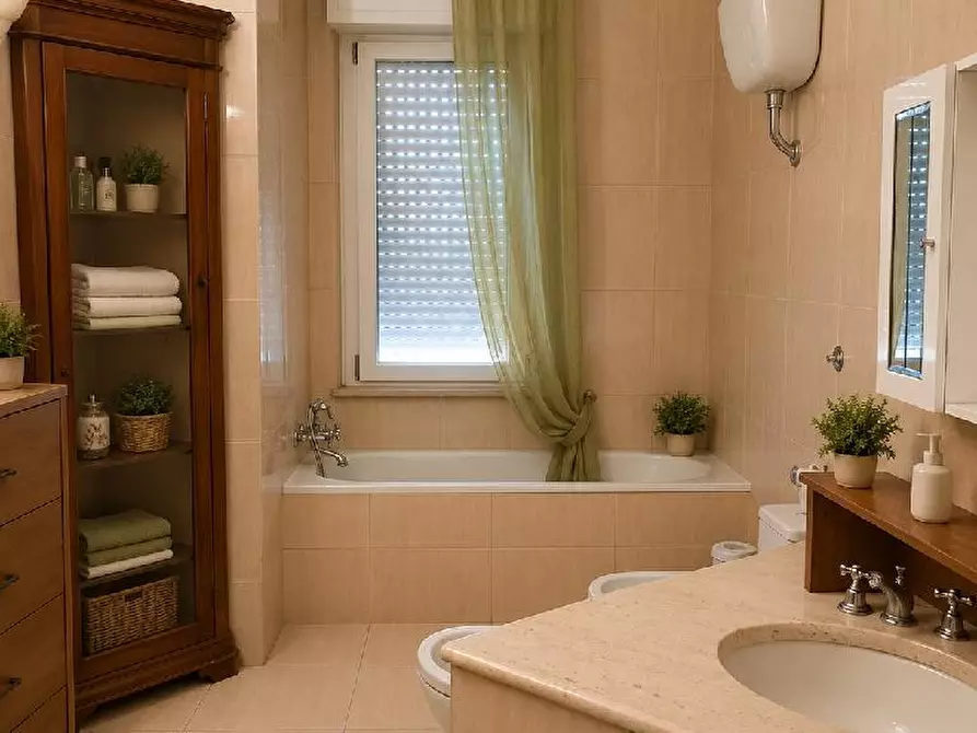 Immagine 5 di Villa in vendita  in VIA SASSETTI a Folignano