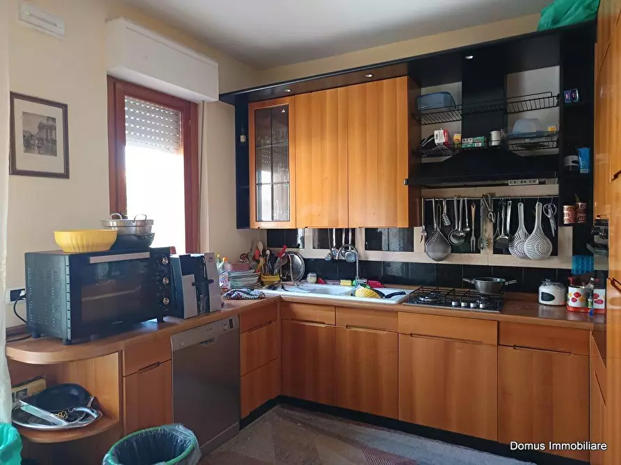 Immagine 5 di Villa in vendita  in VIA SASSETTI a Folignano