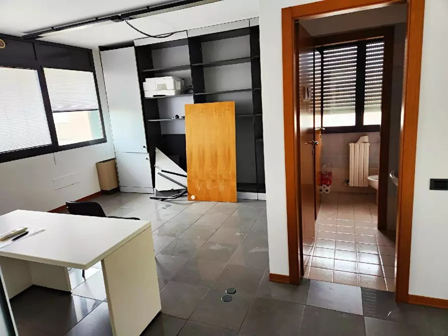 Immagine 15 di Ufficio in vendita  in VIA DELLA GIUSTIZIA a Fano