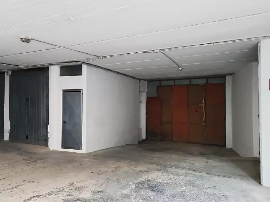 Immagine 3 di Garage in vendita  in VIA CAPANNA a Senigallia