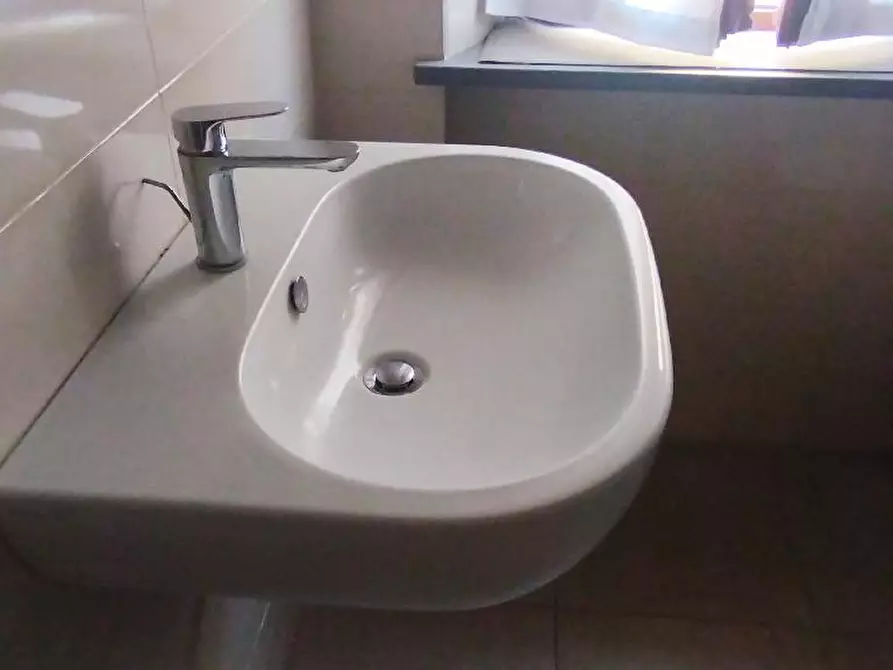 Immagine 14 di Appartamento in vendita  in VIA FOGAZZARO a Senigallia