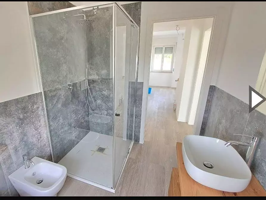 Immagine 4 di Appartamento in vendita  in VIA MARTIRI UNGHERESI 30 a Barbara