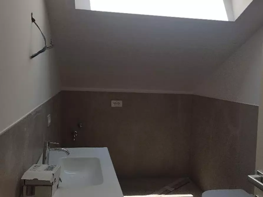 Immagine 10 di Attico in vendita  in ZONA MOLINELLO a Senigallia