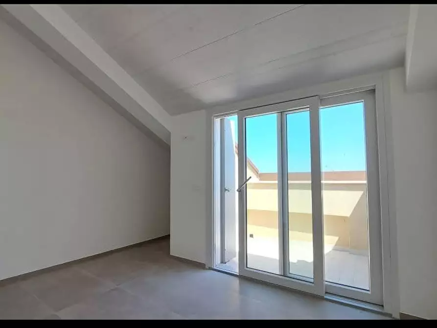 Immagine 10 di Attico in vendita  in ZONA MOLINELLO a Senigallia