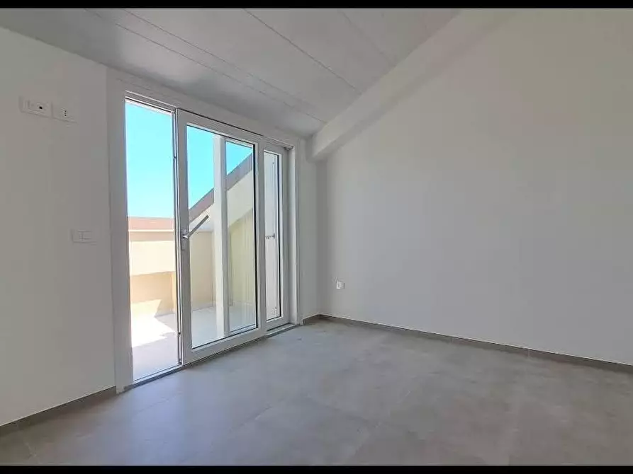 Immagine 11 di Attico in vendita  in ZONA MOLINELLO a Senigallia