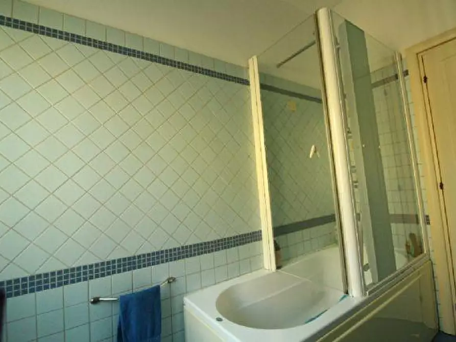 Immagine 20 di Appartamento in vendita  in C.SO C. ALBERTO, 23 a Ancona