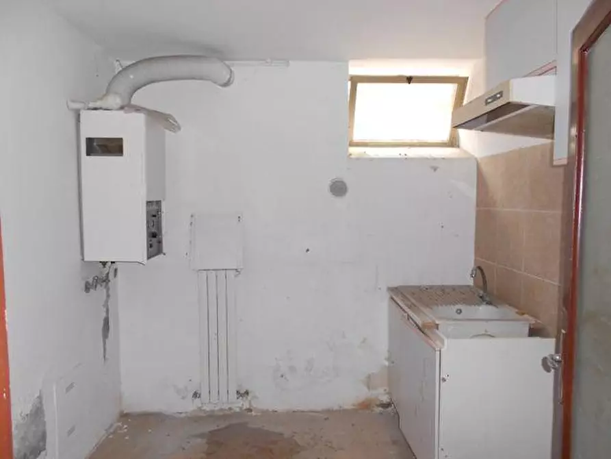 Immagine 5 di Magazzino in vendita  in VIA RAFFAELLO SANZIO, 59 a Ancona