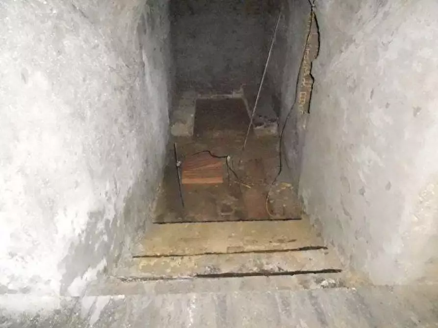 Immagine 17 di Magazzino in vendita  in VIA RAFFAELLO SANZIO, 59 a Ancona