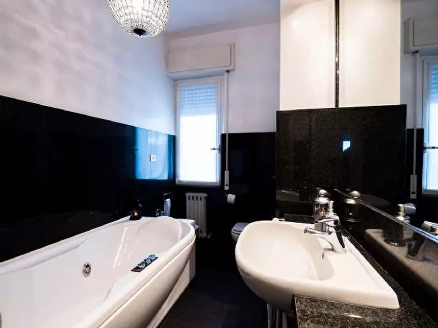 Immagine 6 di Appartamento in vendita  in VIA LORETO, 11 a Ancona