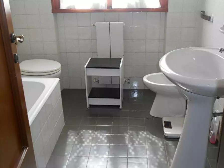 Immagine 32 di Appartamento in vendita  in VIA TIZIANO, 30 ( INT.3) a Ancona