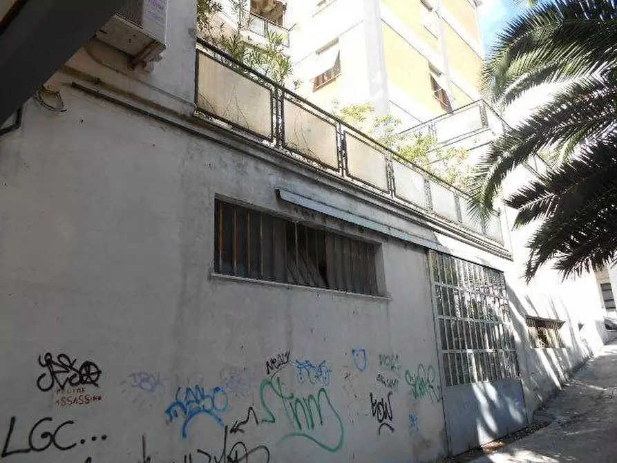 Immagine 4 di Locale residenziale in vendita  in VIA VALLEMIANO, 23 a Ancona