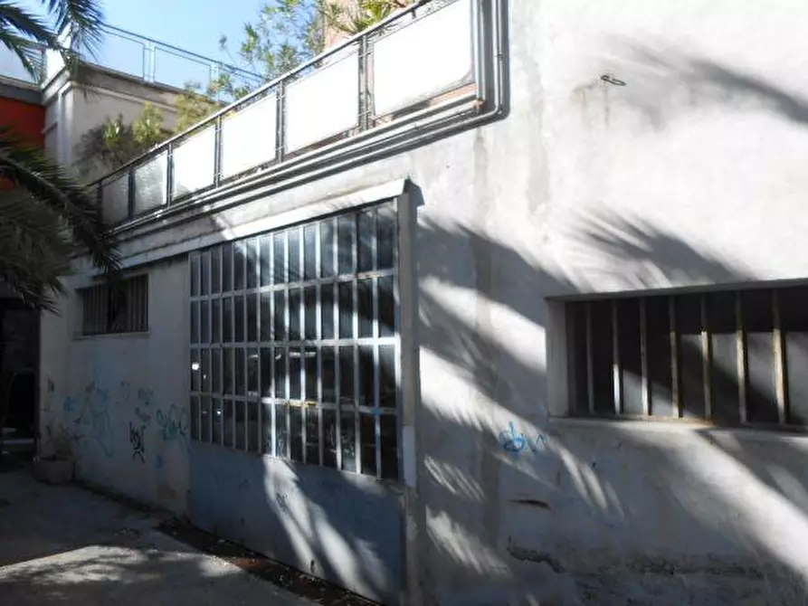 Immagine 5 di Locale residenziale in vendita  in VIA VALLEMIANO, 23 a Ancona