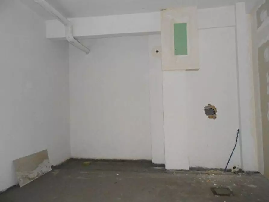 Immagine 7 di Locale residenziale in vendita  in VIA VALLEMIANO, 23 a Ancona