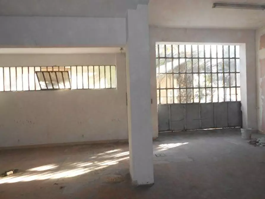 Immagine 8 di Locale residenziale in vendita  in VIA VALLEMIANO, 23 a Ancona