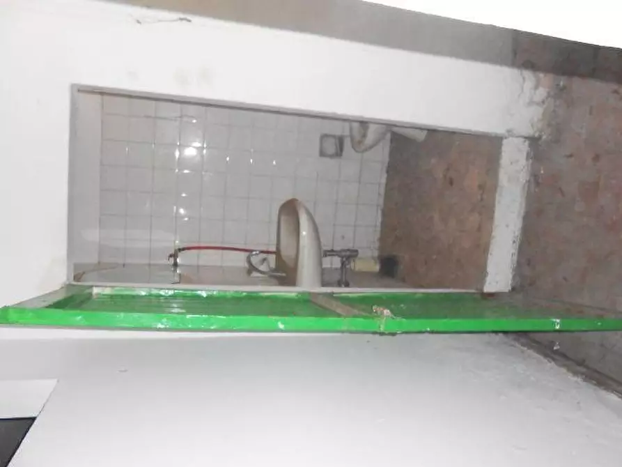 Immagine 11 di Locale residenziale in vendita  in VIA VALLEMIANO, 23 a Ancona